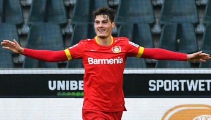  芒特天外飞仙，切尔西客场攻克热刺堡垒