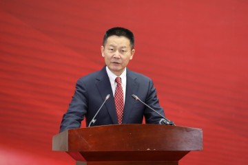 一竞技- 里昂主席透露正洽谈中国资本，或迎重大股权变更