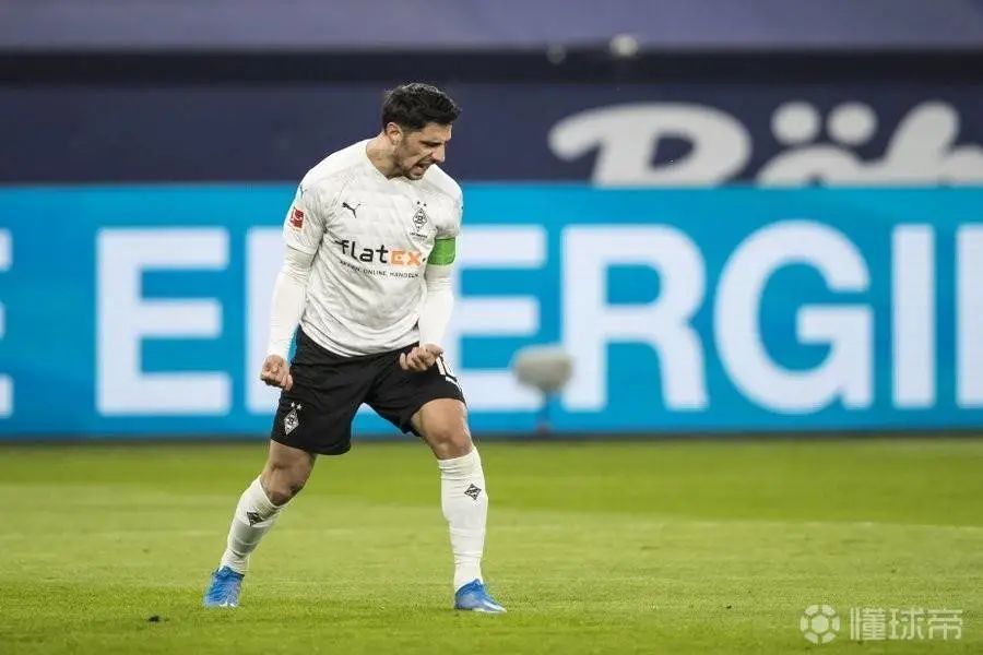  云达不莱梅，队长续约，忠诚坚守感动全城  